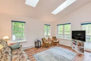 Wooded Country Home w/ Spacious Deck in Farwell! - Innenbereich