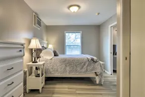 Centrally Located South Hill Apartment w/ Smart TV - Interiør