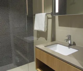 Quality Hotel Parklake Shepparton - Bathroom