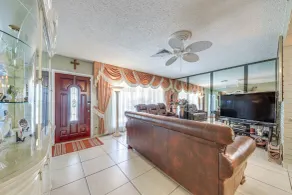 < 4 Mi to Hard Rock Stadium: Miramar Home w/ Bbq! - Interiör