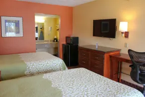 Rose Garden Inn & Suites Thomasville - Room