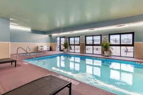 Holiday Inn Express Metropolis by IHG - Pool