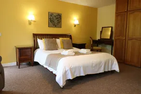 St George's Lodge, Bisley - Room