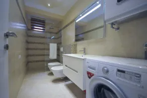St.George Apartments - Bathroom