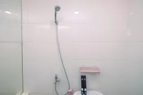 Cozy Stay 2BR Bassura City Apartment - Bathroom