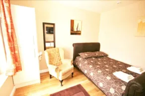 Central Studios Gloucester Road by Rooms Booked - Free Parking - Habitación