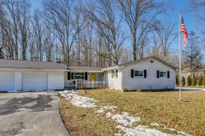 Peaceful Retreat w/ Private Hot Tub in New Albany - Innvendig