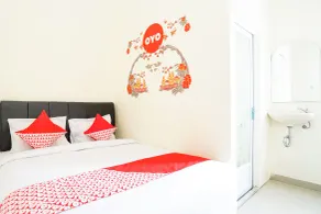Hotel O Juanda Near Terminal International Juanda - Room