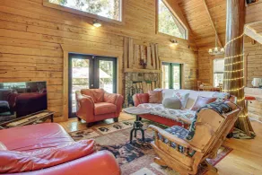 Fish & Float at Natural Springs! Log Cabin in Bell - Innenbereich