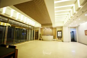 Ariana Hotel - Lobby
