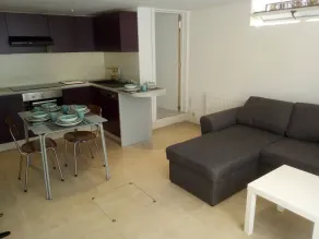 Comfortable Apartment in Waterloo with Jacuzzi - 78m² - Sala de estar