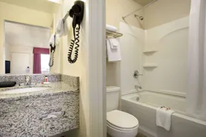 Travelodge by Wyndham Winslow - Salle de bain