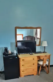 MacIver's Motel & Campground - Room