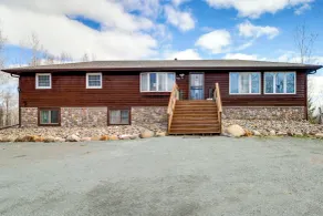 40-acre Brook Park Retreat Near Lakes & Fishing! - Innenbereich