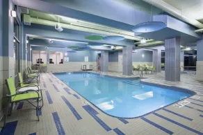 Holiday Inn Express & Suites Kelowna - East by IHG - Piscine