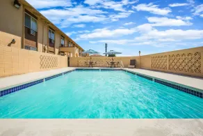 Days Inn by Wyndham Yakima - Piscine