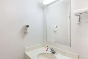 Travelodge by Wyndham Los Banos CA - Salle de bain