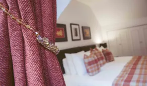 The Golden Larches Cafe and B&B - Zimmer