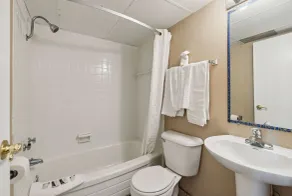 Super 8 by Wyndham Millbury/Toledo - Salle de bain