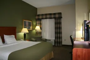Holiday Inn Express Hotel & Suites Greenwood By IHG - Chambre