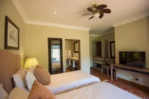 African Hills Safari Lodge & Spa - Zimmer