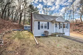 Pet-Friendly Mohnton House Near Golf Course! - Intérieur