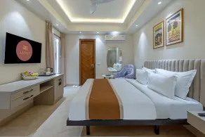 Aadat Hotel Near Artemis Hospital Gurgaon - Camera