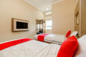 RedDoorz Resort Premium @ Sangkan Hurip Kuningan - Room