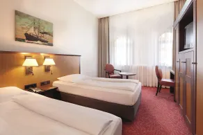 Hotel Hafen Hamburg - Room