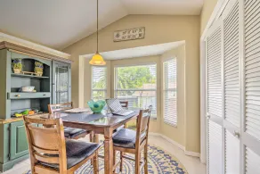 Waterfront Home w/ Dock, Kayaks, Pool + More! - Innenbereich