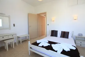 Iraklis Apartments - Chambre