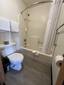Super 8 by Wyndham Red Bluff - Salle de bain