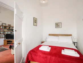 Ty Hir - Room