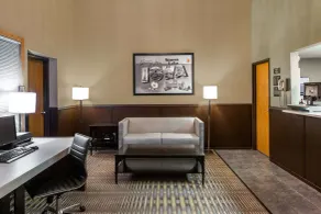 Super 8 by Wyndham Storm Lake - Lobby