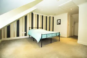 3 Bed Town House - Sleeps 5 - Ensuite - Off Street Parking - Pets Welcome - Wifi - Room