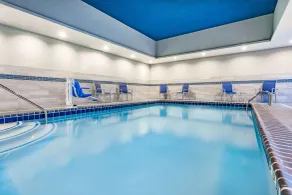 LaQuinta Suites by Wyndham South Bend Notre Dame Area - Piscine