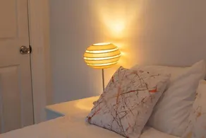 Private Parking, Urban Comfort & City Haven - Værelse