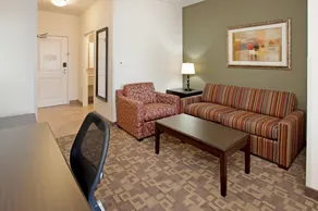Holiday Inn Express & Suites Topeka North by IHG - Chambre