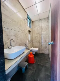 Maitri Beach Resort - Bathroom
