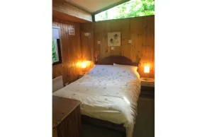 Nuthatch Lodge is set in 24 acres of wood, parkland near the village of Cenarth - Rum