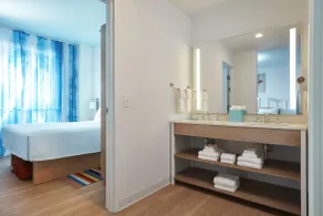 Universal's Endless Summer Resort - Surfside Inn and Suites - Habitación