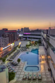 Crowne Plaza Dubai Deira by IHG - Piscine