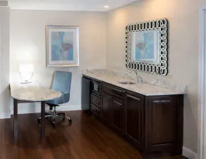 Hampton Inn & Suites Charlotte/South Park at Phillips Place - Chambre