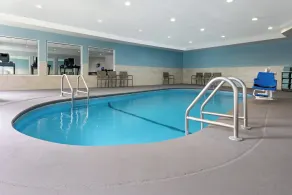 Holiday Inn Express and Suites Meriden by IHG - Piscine