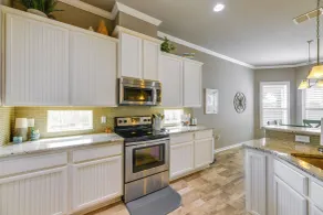 Charming Fulton Retreat < 1 Mi to Ocean & Pier! - Innvendig