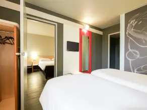 ibis Pau Lescar - Room