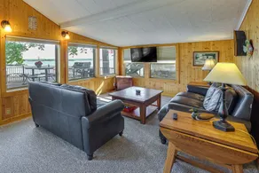 Grand Lake Waterfront Home: 2 Boat Docks - Interiör