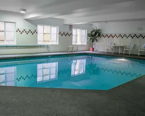 Comfort Suites Portland Southwest - Piscine