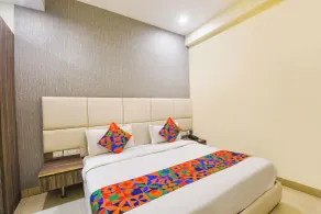 FabHotel Monsella - Room