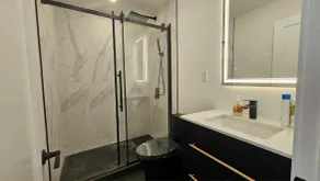Modern & private apartement near Roger Stadium - Badeværelse